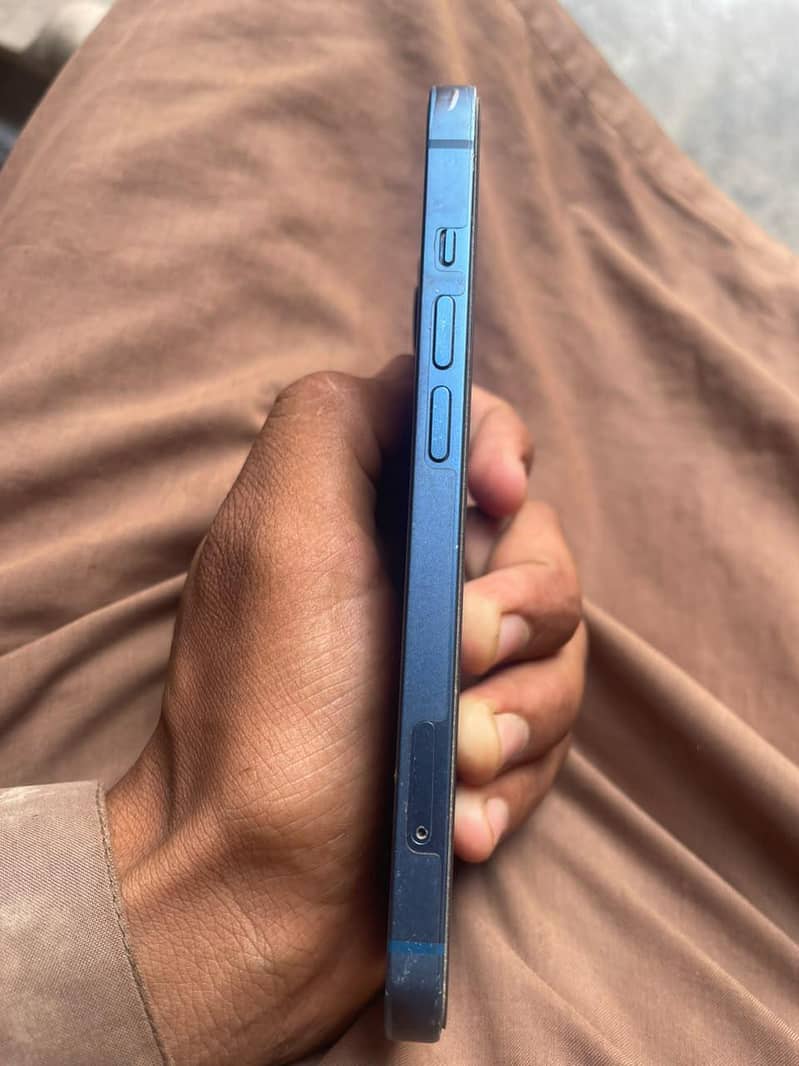 Apple iPhone 13 3