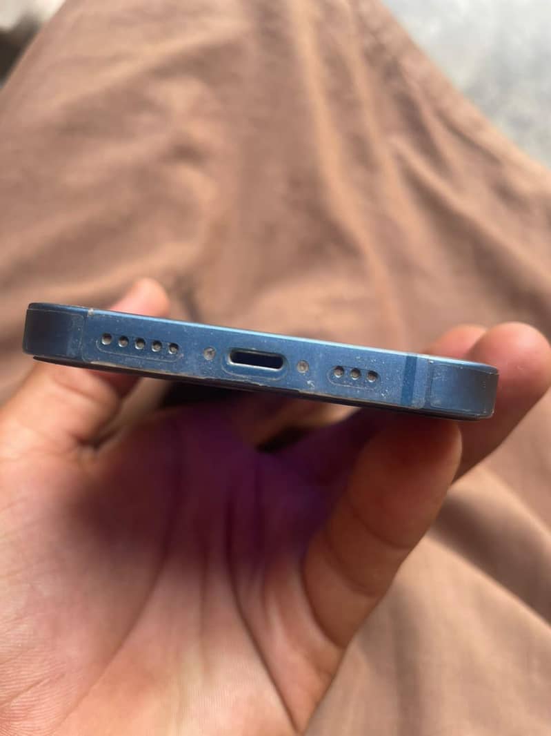 Apple iPhone 13 4