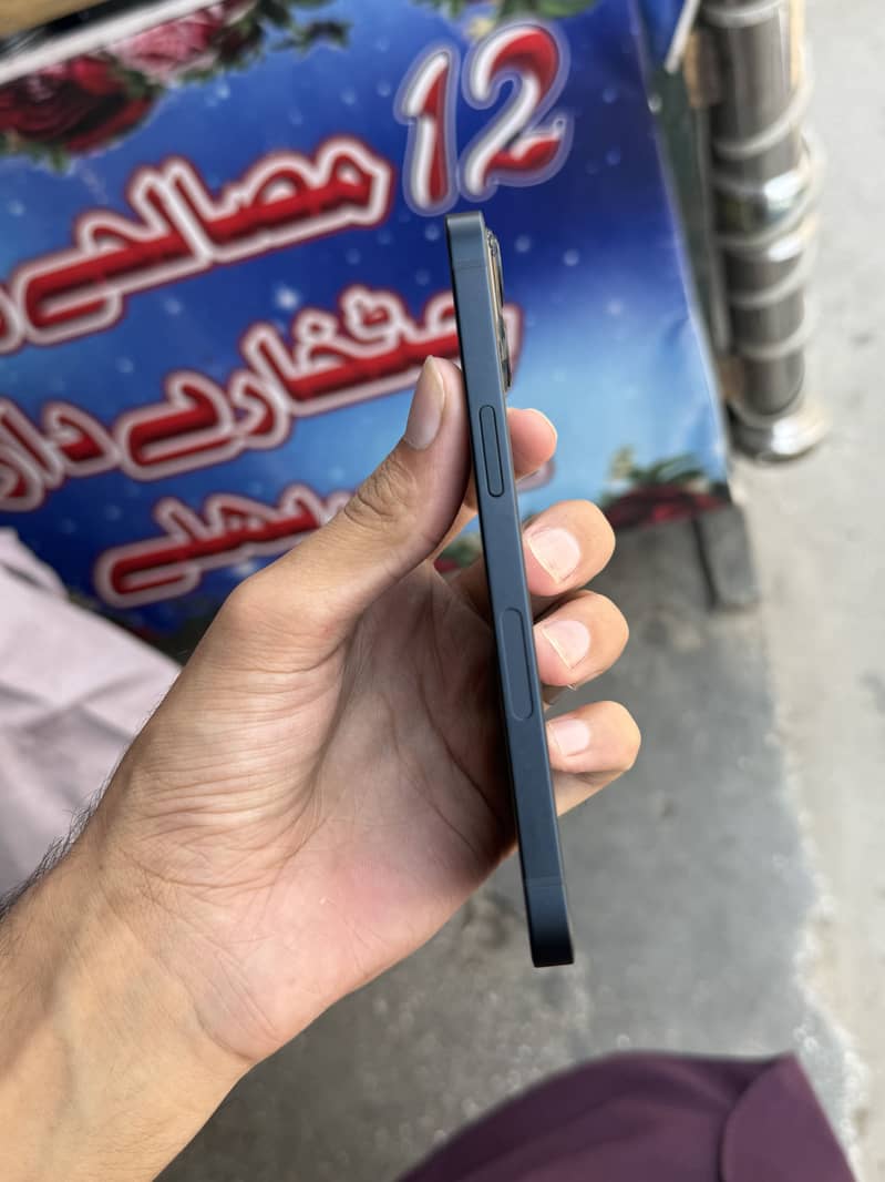 Apple iPhone 13 4