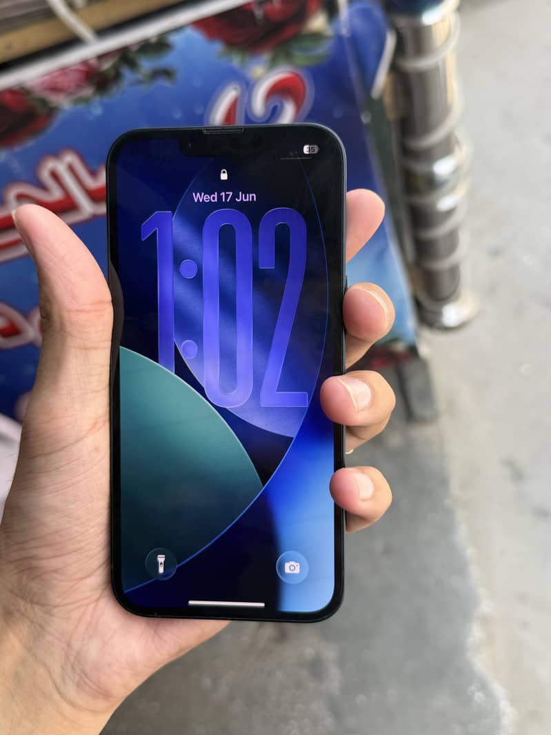 Apple iPhone 13 5