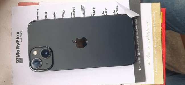 Apple iPhone 13