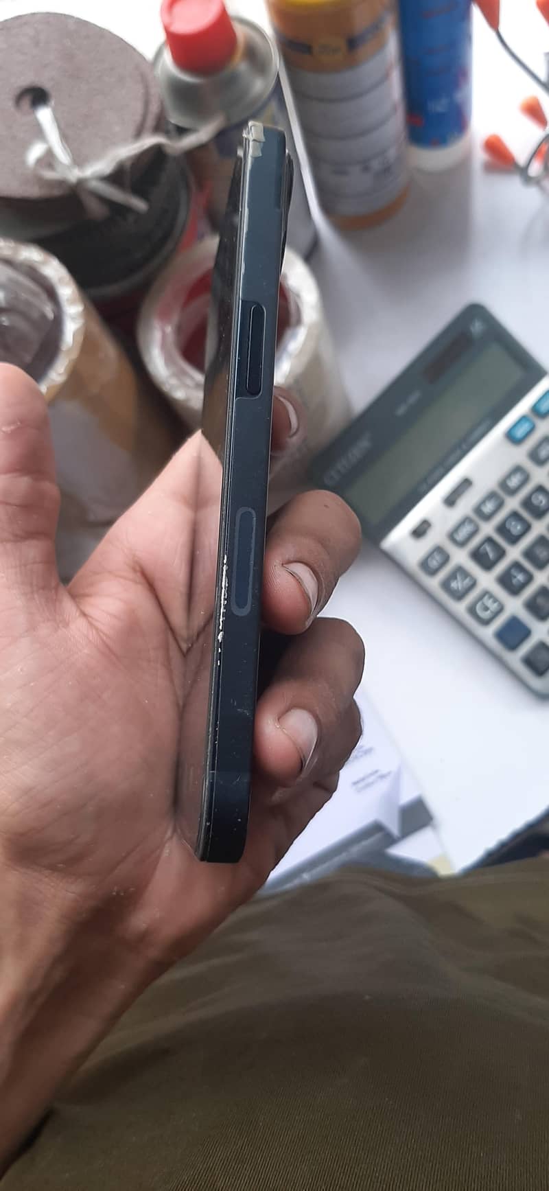 Apple iPhone 13 3