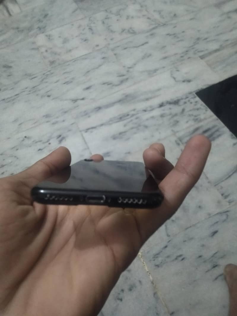 Apple iPhone 7 4