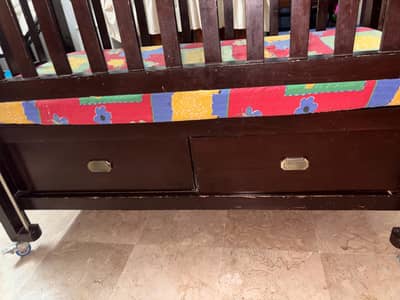 baby cot