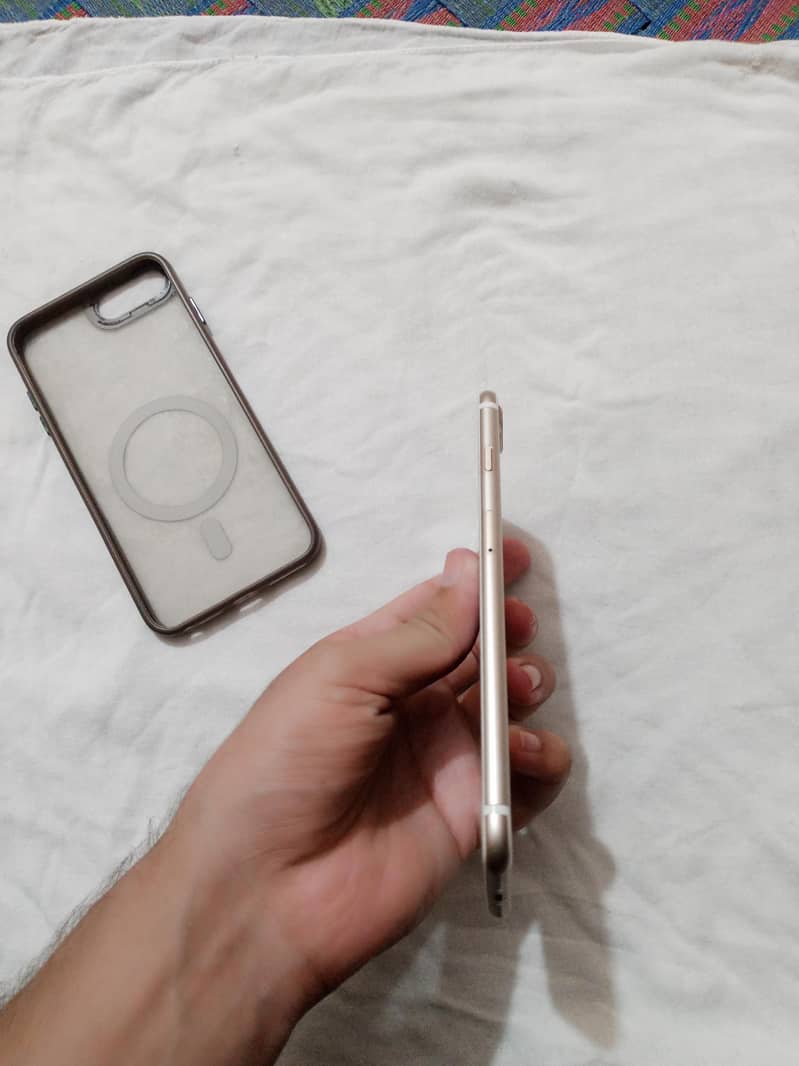 Apple iPhone 7 Plus 1