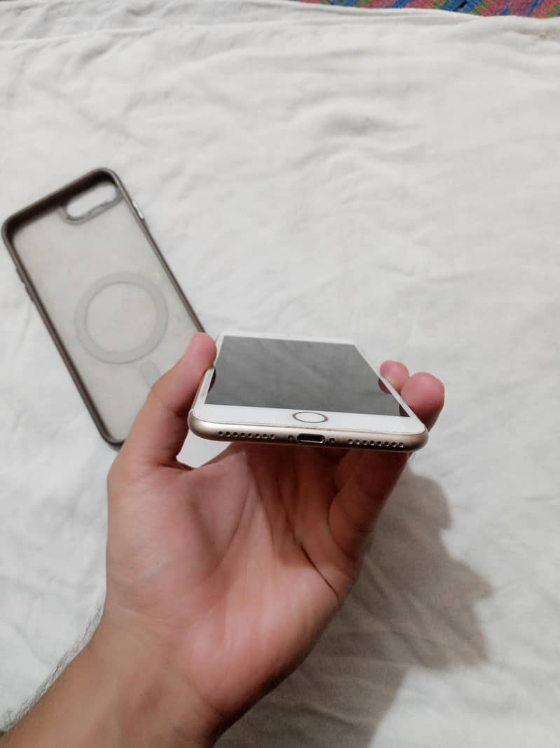 Apple iPhone 7 Plus 2