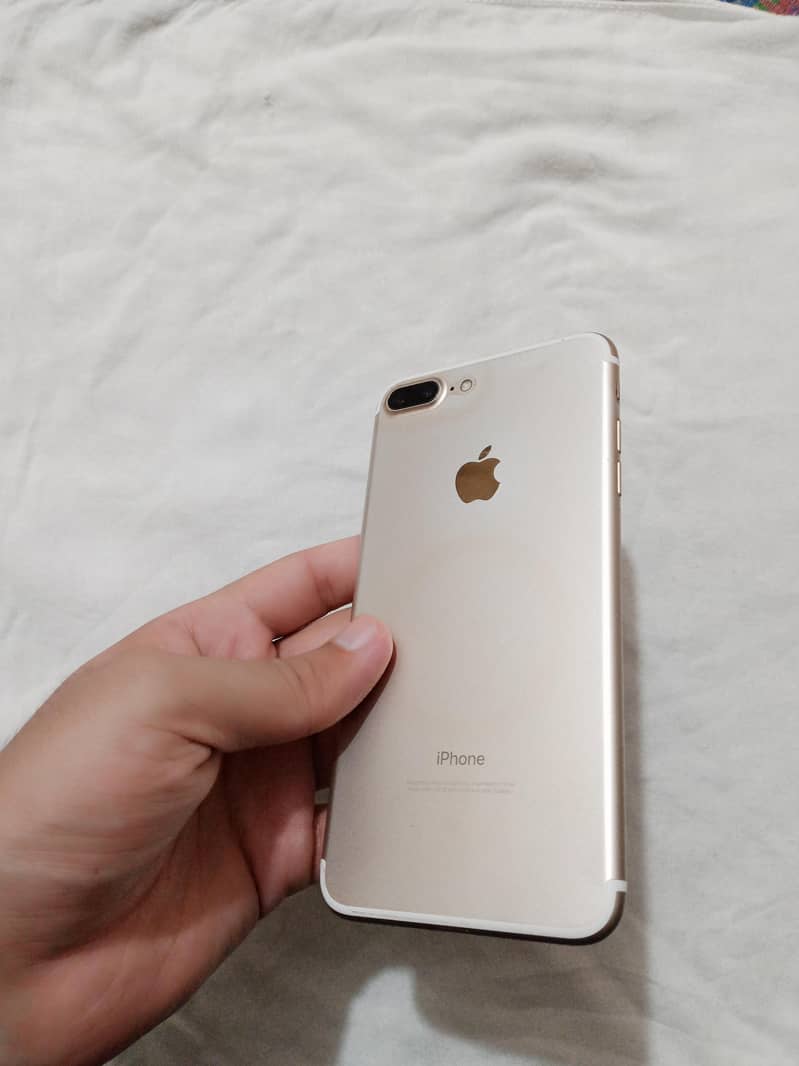 Apple iPhone 7 Plus 3