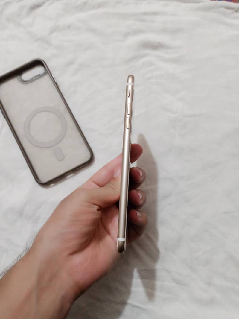 Apple iPhone 7 Plus 4