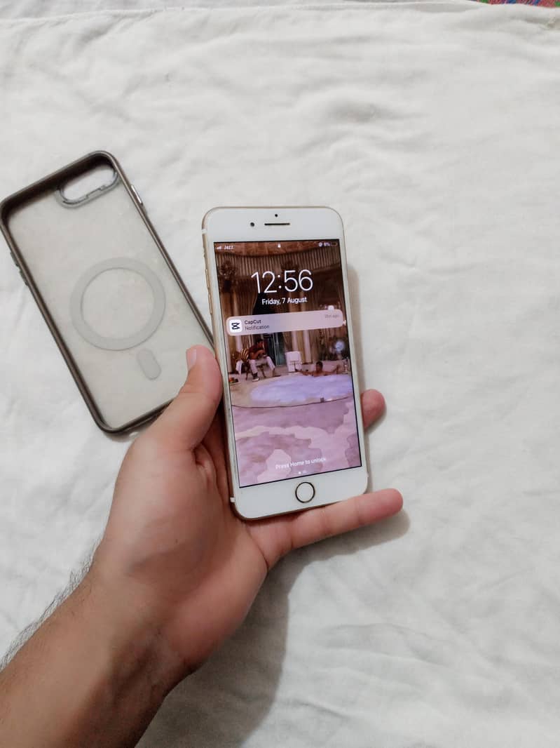 Apple iPhone 7 Plus 5