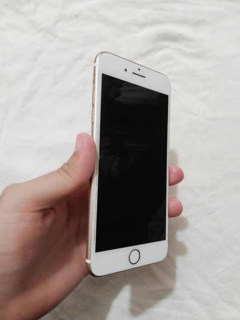 Apple iPhone 7 Plus 6