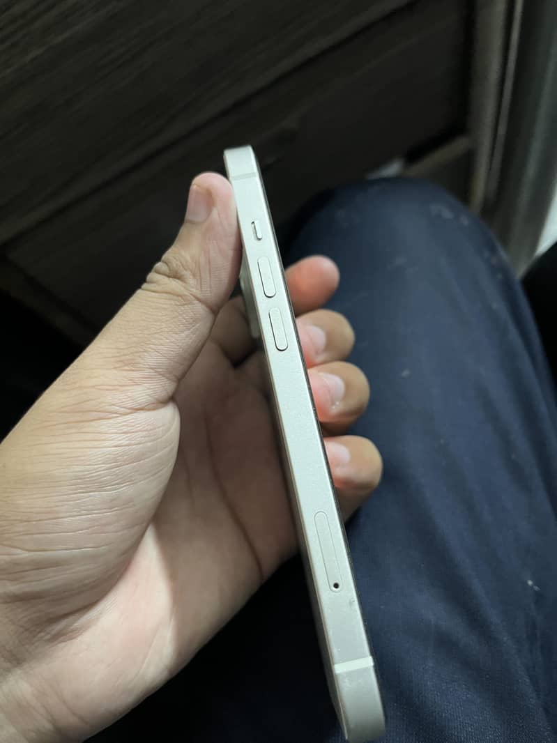 Apple iPhone 13 2