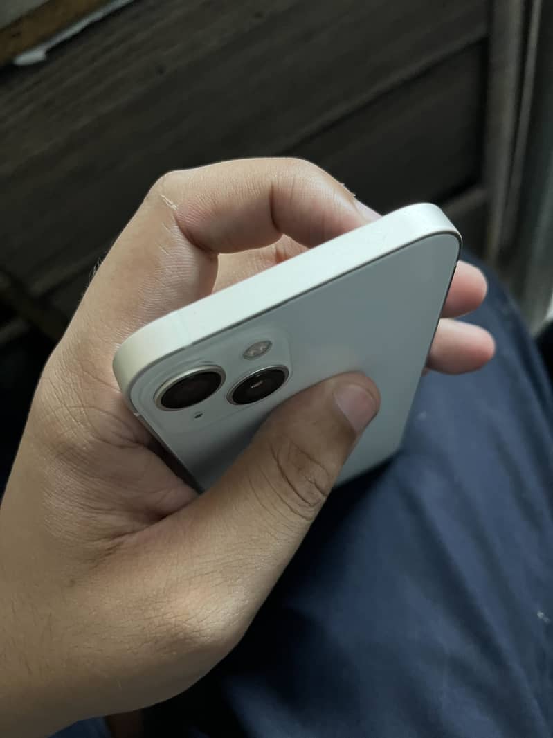 Apple iPhone 13 3