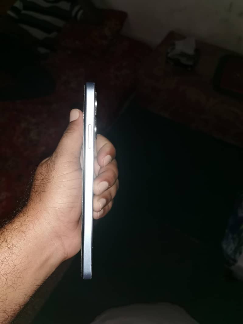 Realme Note 60 4