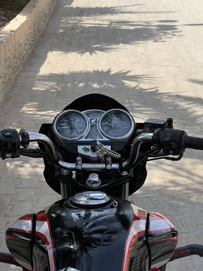 Sirf watsapp haUrgent sale CB150 F exc condition a1 serious buyer aye