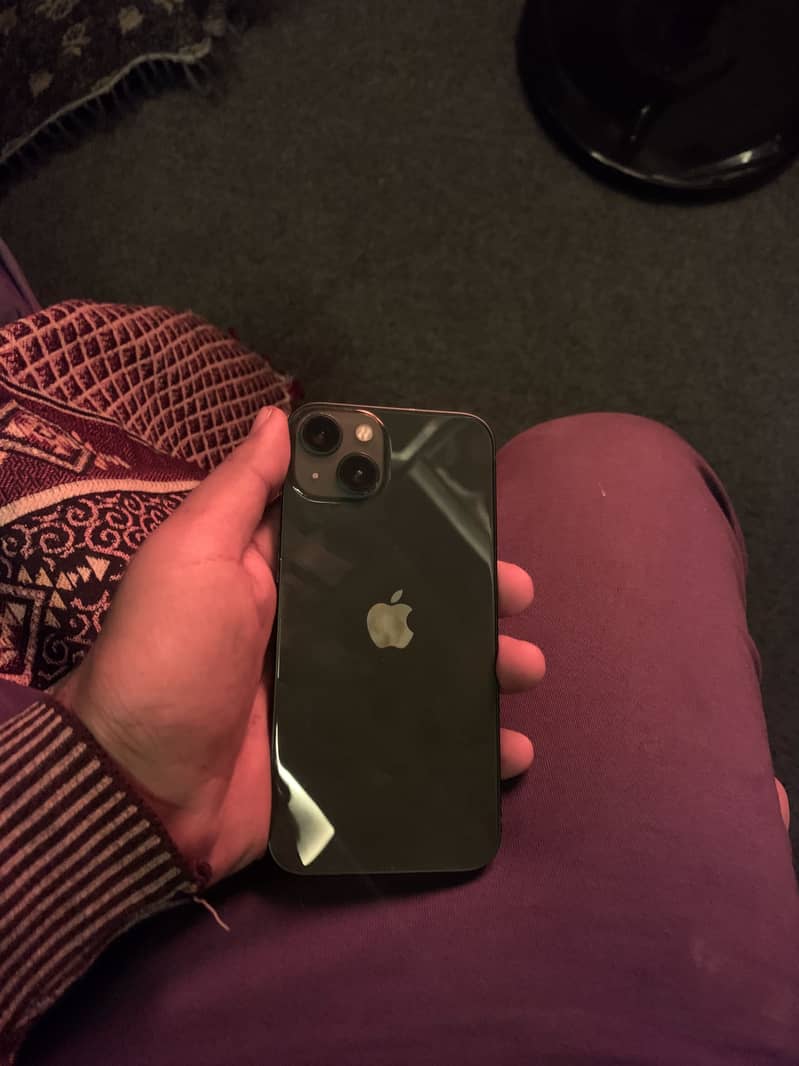 Apple iPhone 13 0