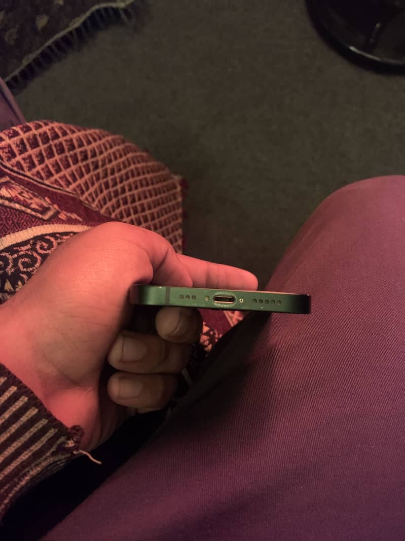 Apple iPhone 13 3