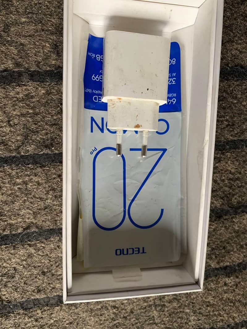 Tecno CAMON 20 Pro 4