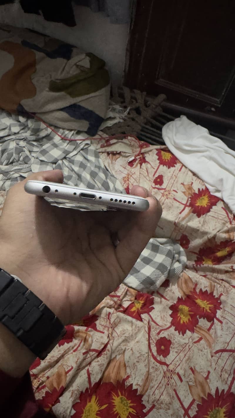 Apple iPhone 6 6