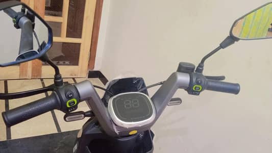 New Metro Scooty Super Bike - Only 2 Months Old - Urgent Sale