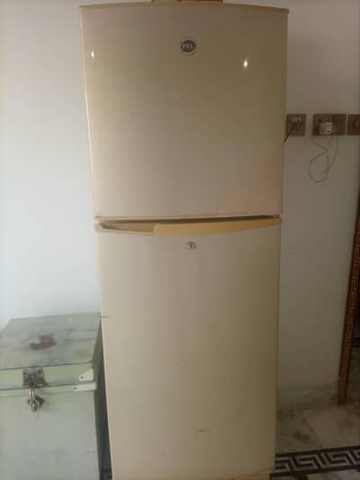 PEL REFRIGERATOR MODEL 6300