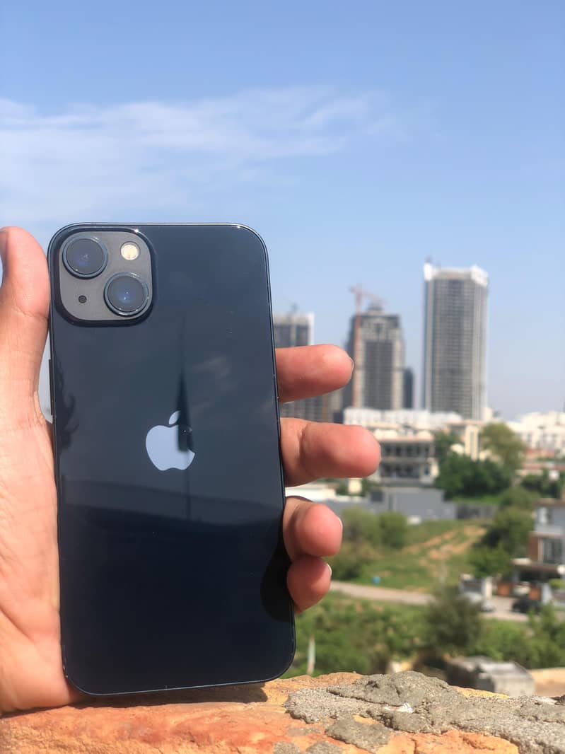 Apple iPhone 13 2