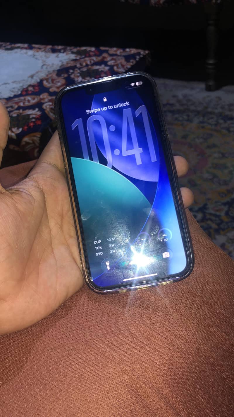 Apple iPhone 13 4