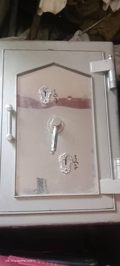 locker