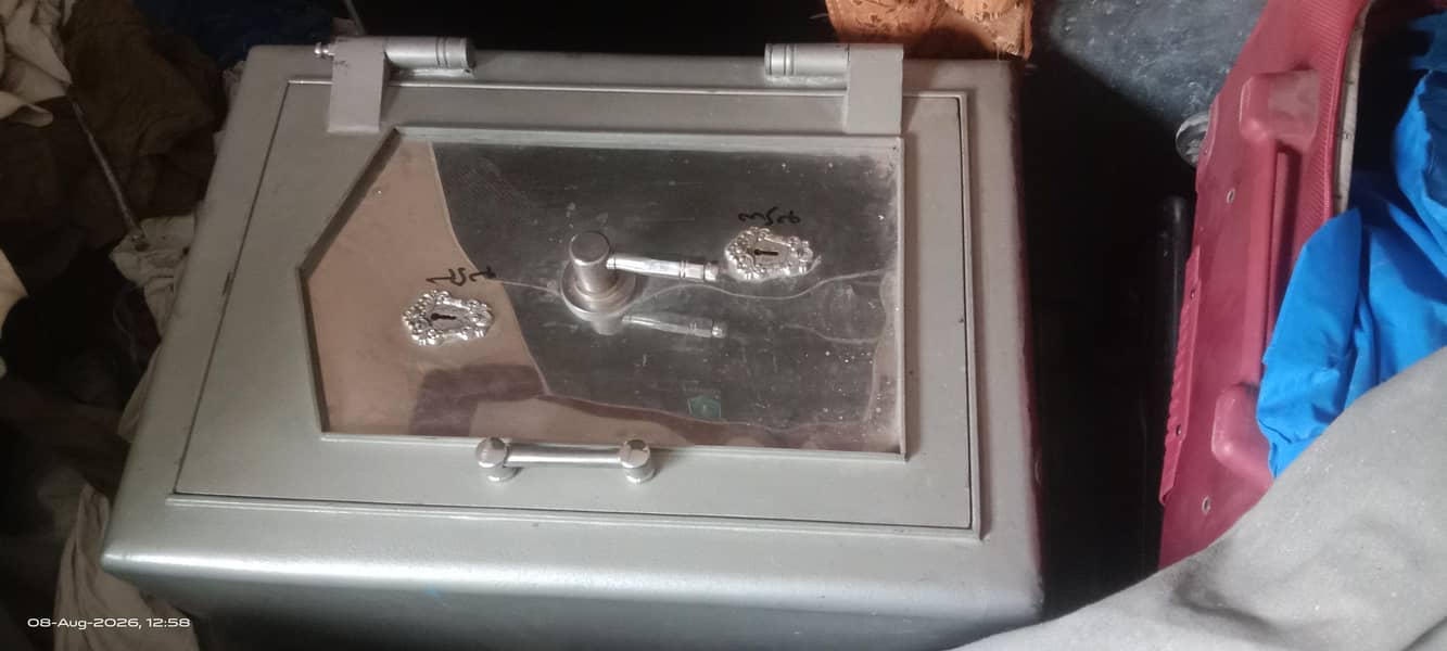 locker 1