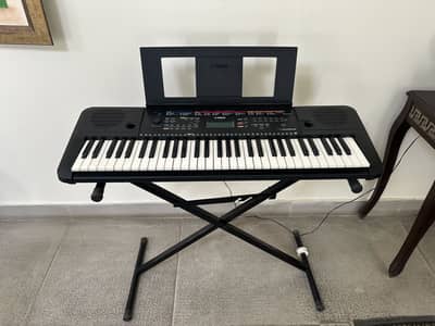 Yamaha PSR-E263 Keyboard- Excellent Condition