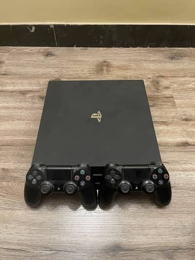 PS4 PRO | 1 TB | 2 controllers
