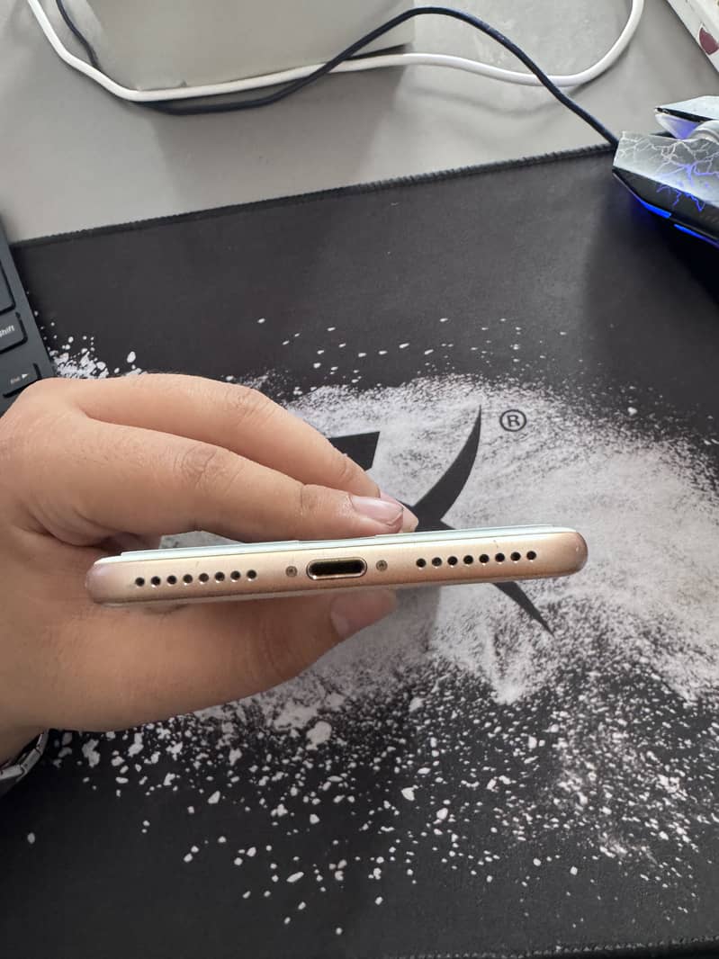 Apple iPhone 8 Plus 1
