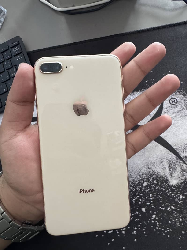 Apple iPhone 8 Plus 4