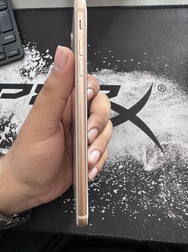 Apple iPhone 8 Plus 5