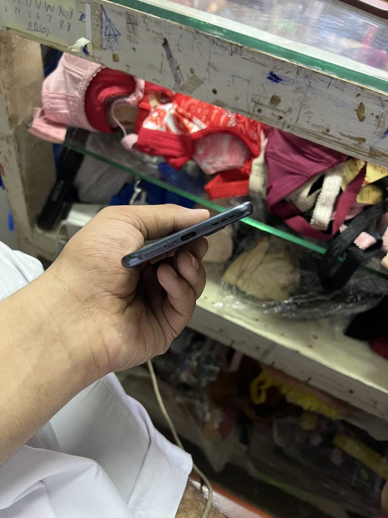 Tecno CAMON 40 Pro 1