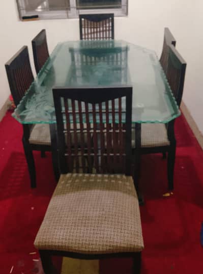 dining table with 6 chairs very good condition