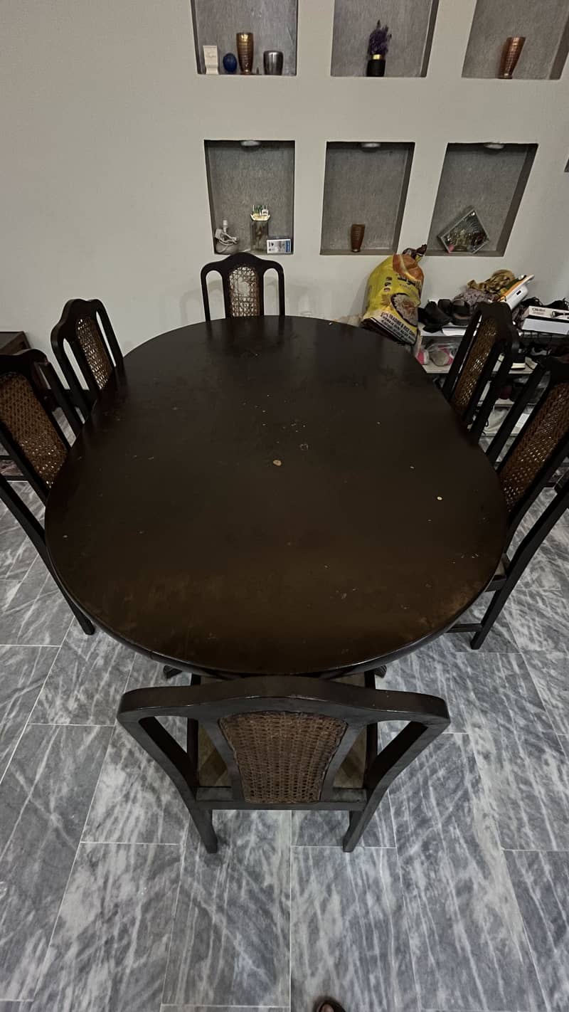 Dining table set . 3