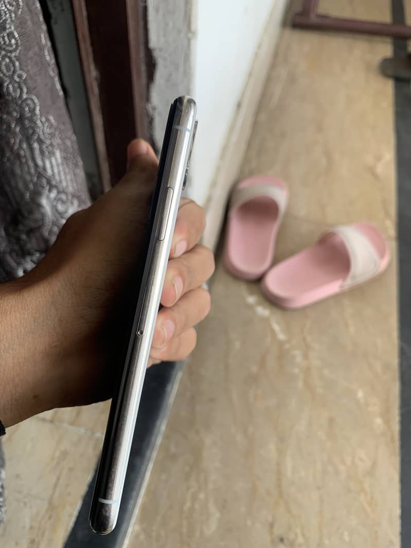 Apple iPhone X 2