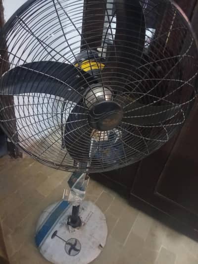 AC DC padestal fan  . 1 year warranty