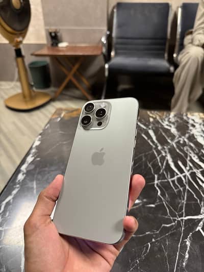 Apple iPhone 16 Pro Max