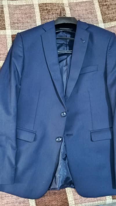 navy blue pent coat onle one time used.