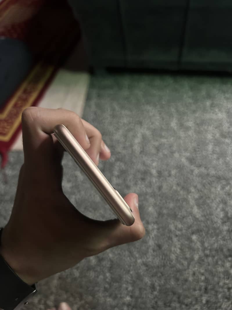 Apple iPhone 8 Plus 1