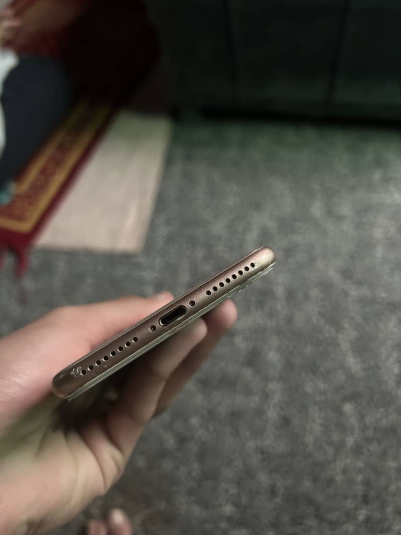 Apple iPhone 8 Plus 5