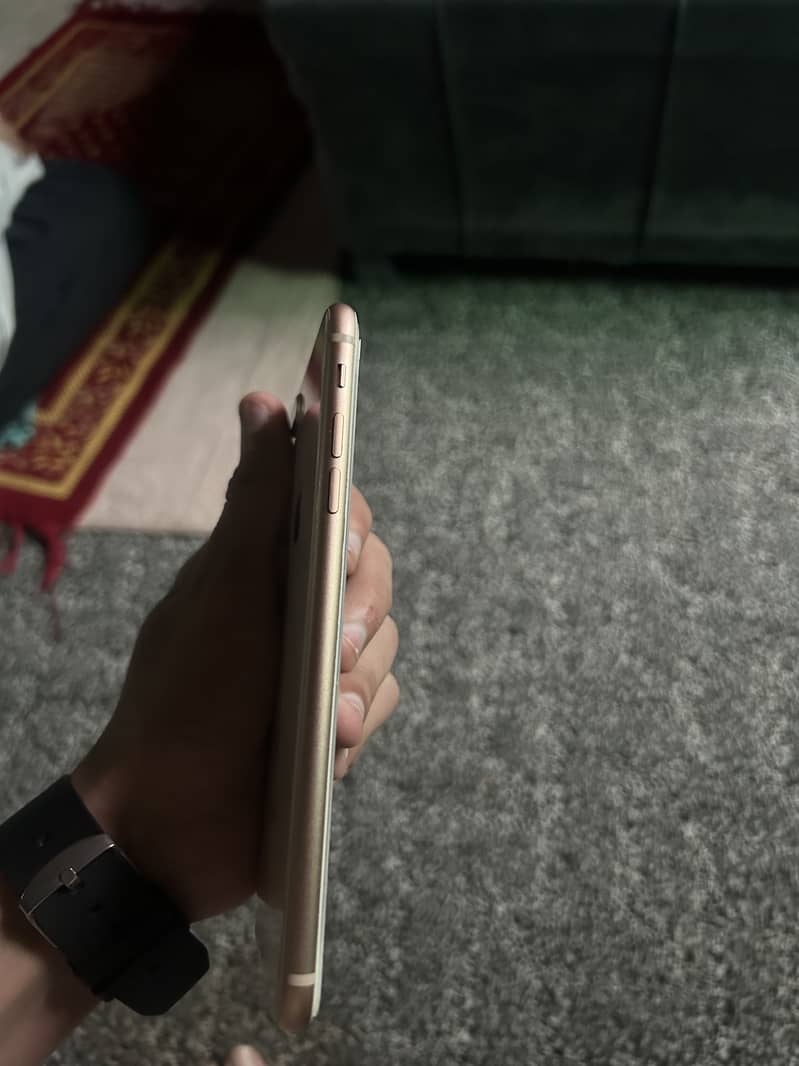 Apple iPhone 8 Plus 6