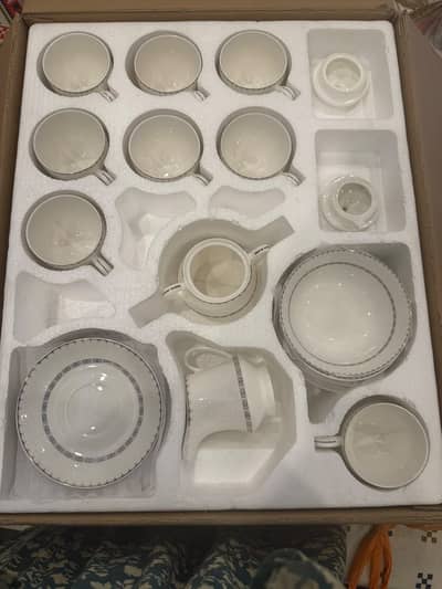 61 Pcs New bone china dinner set