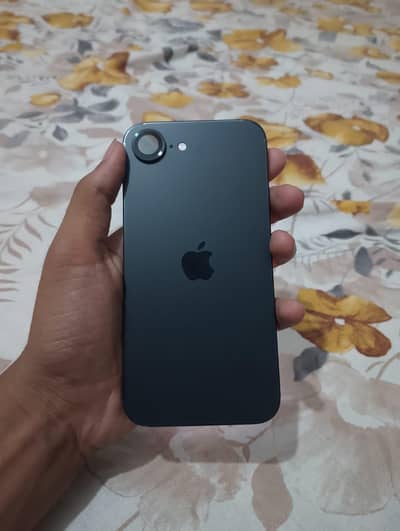 Apple iPhone 16e