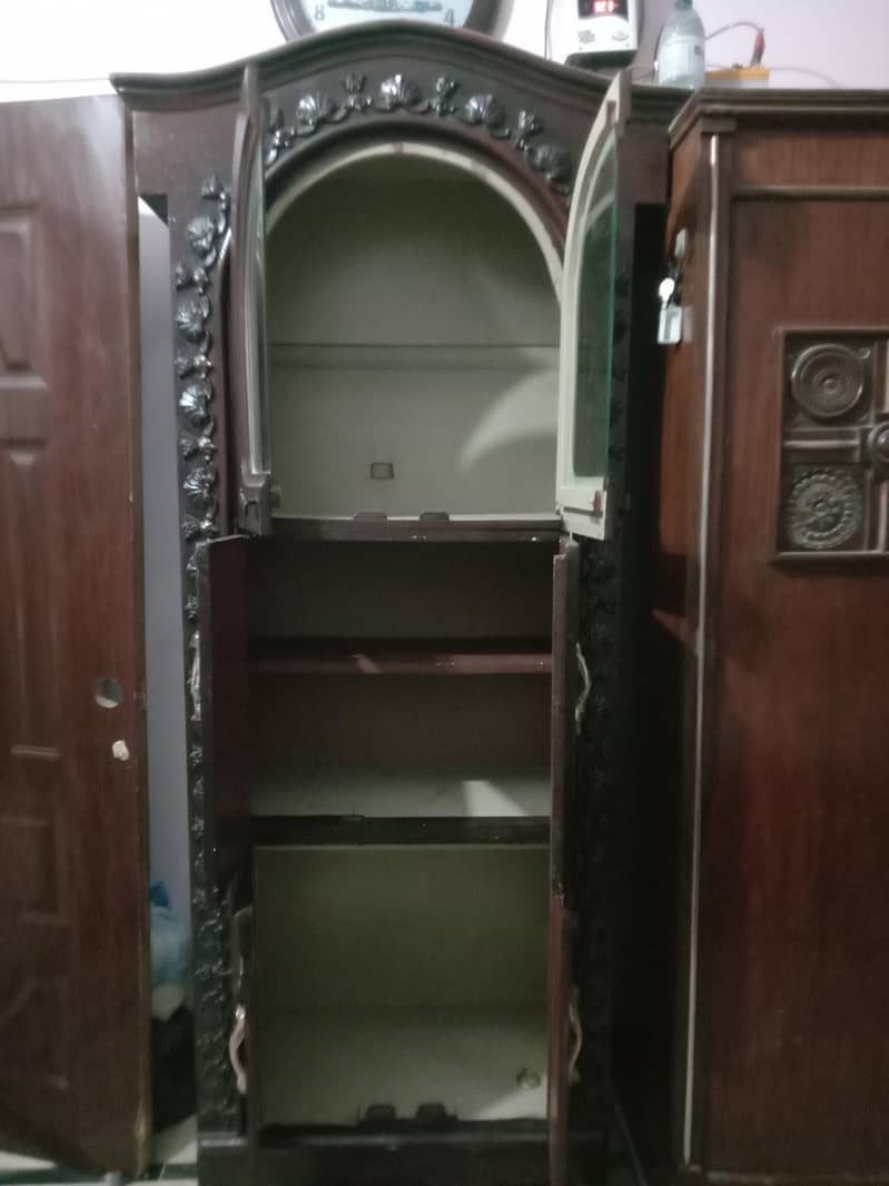 wardrobe new condition 1