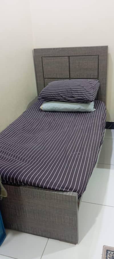 Household furniture/Bed/Beds & Wardrobes/Single Bed