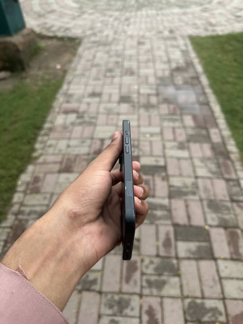Apple iPhone 14 7