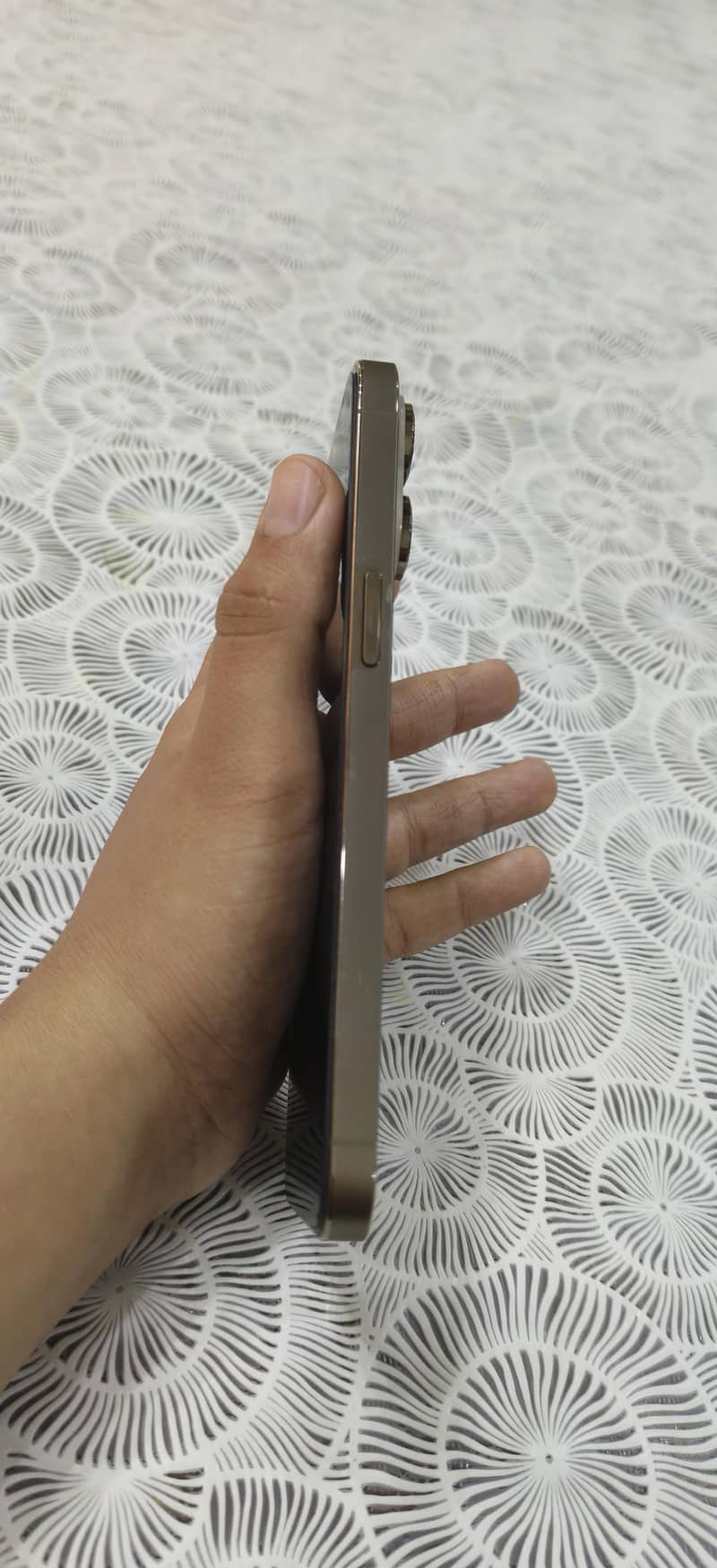 Apple iphone 14pro max 2