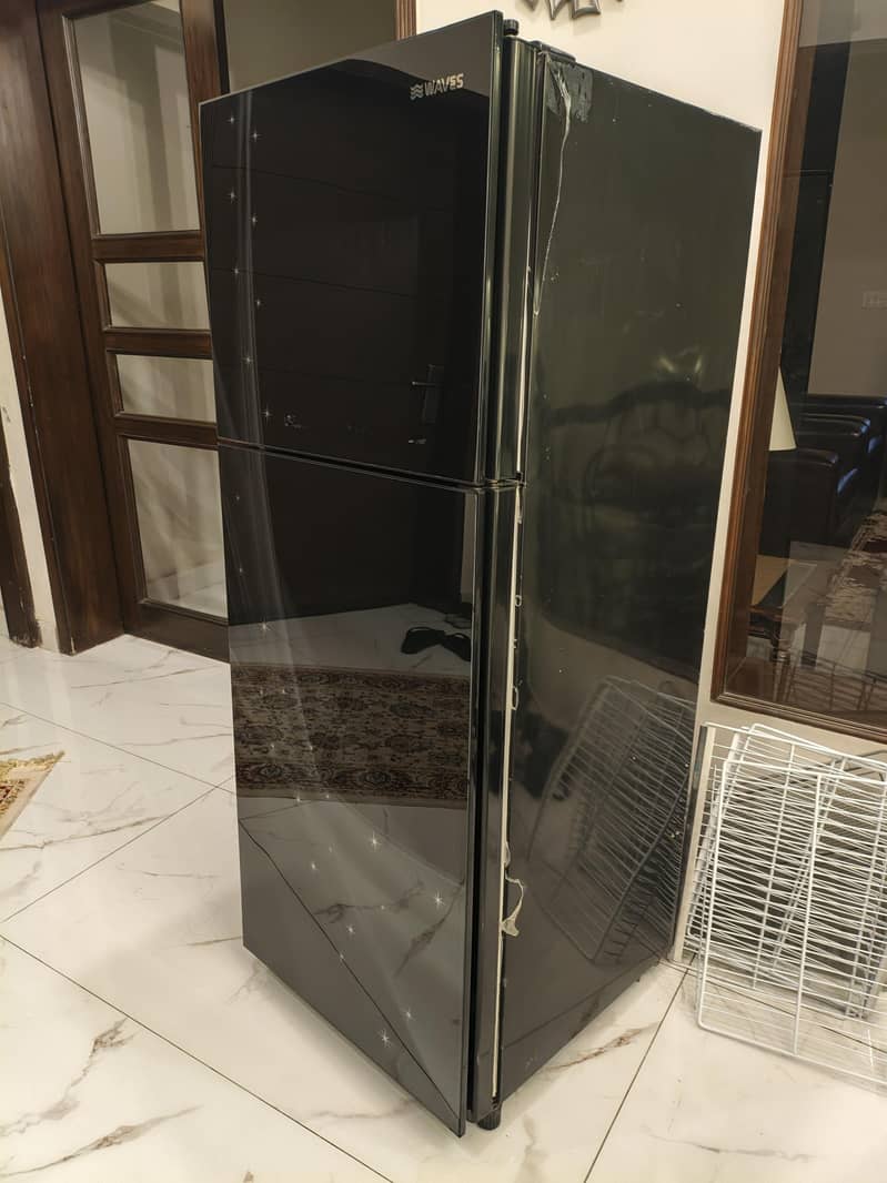 Waves Refrigerator 6